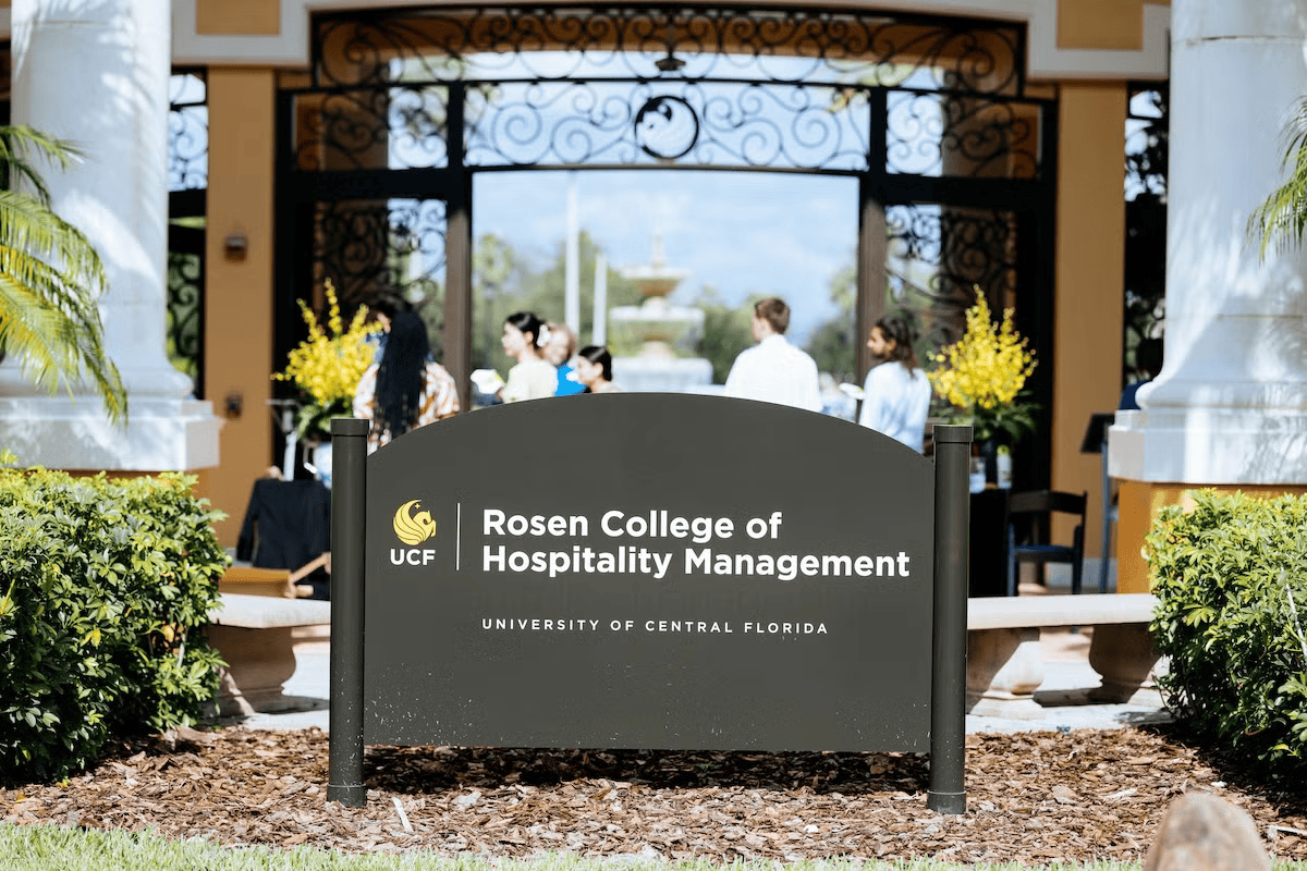 Rosen College Campus Sign
